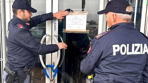Terni, prestava soldi a un cliente per permettergli di continuare a giocare alla videolottery: sospesa per 15 giorni la licenza a una sala slot