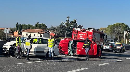 Carambola sulla ss 75 tra Foligno e Spello: tre feriti