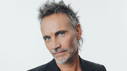 Nek: "Peppe Vessicchio mi disse una frase che non scorderò. Quando chiamo mia figlia ragazzina mi sgrida. Laura non c'è? È una storia vera"