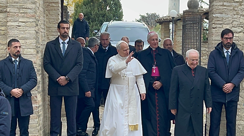 Dalle suore di Montefalco un pranzo da Leone: per il Papa menù tipico e regali a tema agostiniano. "La sua persona è il messaggio di pace più bello"