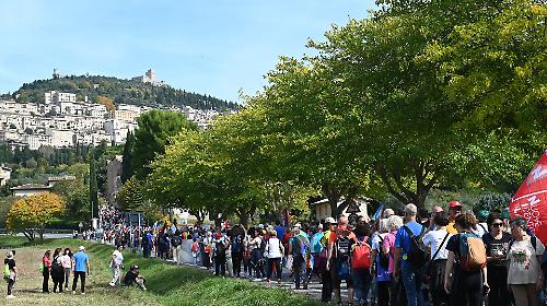 "La Marcia patrimonio Unesco". Presentato il libro che raccoglie tutte le Perugia-Assisi