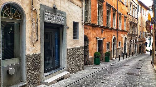 "Fermate la speculazione edilizia che svuota corso Garibaldi". La lettera aperta per salvare il quartiere