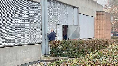 Stop ai bivacchi abusivi nel Cva: sgomberato e schermato con delle grate di ferro per evitare altri accessi irregolari