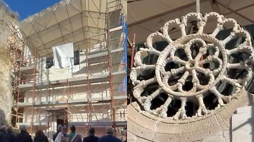 Il rosone ricostruito torna sulla facciata della basilica di Sant'Eutizio: il primo tassello della rinascita dell'abbazia di Preci