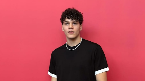 Nicolò Filippucci sogna Sanremo: "A poche ore dalla finale l'ansia si fa sentire. In 'Laguna' mi rispecchio. Casa? È ciò che mi manca di più"