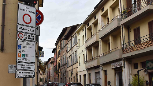 Nuova Ztl: rivoluzione rinviata. Fase sperimentale a marzo, le multe scatteranno da met&agrave; aprile