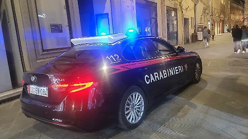 Sorpreso da un carabiniere fuori servizio mentre spaccia cocaina in un parcheggio: arrestato 25enne