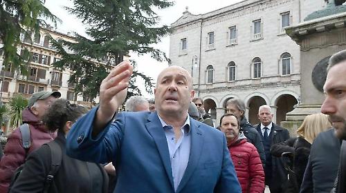 Nuovo ospedale a Terni, il sit in a Perugia con Bandecchi: "Senza risposte, andr&ograve; dai ministri"