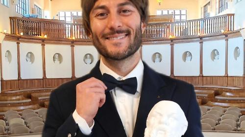 "Che spasso imitare Brunello Cucinelli": chi &egrave; Alessandro Catoggio, il visionario barbato che sta spopolando sui social