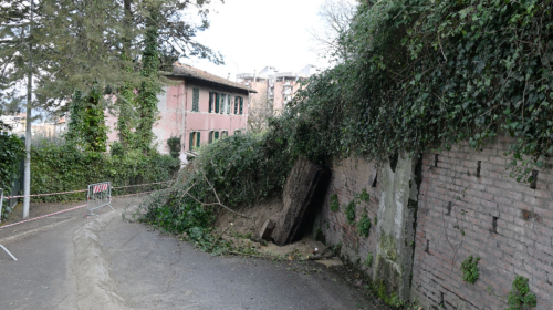 Frana in viale San Giuseppe, in corso i primi interventi per ripristinare la viabilit&agrave;