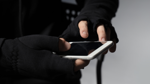 Truffa "vota la ballerina", l&rsquo;allarme della Polizia Postale: segnalazioni anche in Umbria