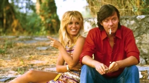 La vera storia di Fabrizio De Andr&egrave; e Dori Ghezzi: il primo incontro grazie a un amico in comune, la nascita della figlia Luisa Vittoria e i 4 mesi in ostaggio