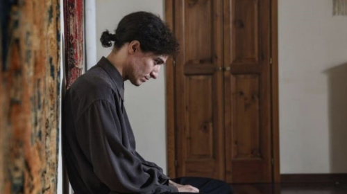 Franco Battiato. Il lungo viaggio arriva stasera in tv su Rai 1: il film evento dedicato al Maestro con Dario Aita