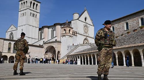 Scatta il piano sicurezza anche nei luoghi umbri: super controlli ad Assisi, nel mirino ci sono le sedi di interesse Usa e Israele