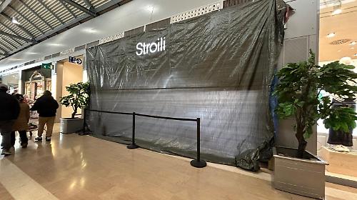 Spaccata in gioielleria: i ladri hanno sfondato le vetrine e rubato l'oro