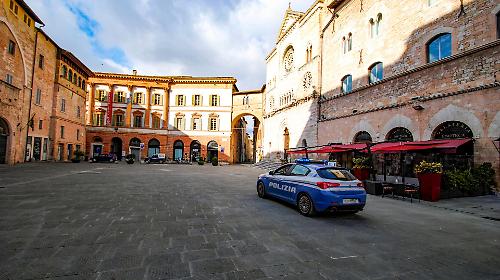 Uscito da un progetto di accoglienza prende a calci la porta d'ingresso e torna in casa. Non era la prima volta: arrestato