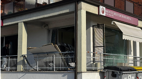 Perugia, fatto esplodere bancomat del Monte dei Paschi: indagini in corso