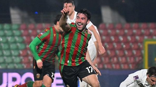 Liam Kerrigan: "Umbria verde come l&rsquo;Irlanda". L'intervista all'esterno rossoverde: "A Terni la gente mi vuole bene"