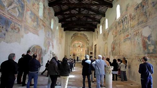 L&rsquo;inaugurazione dell'Abbazia di San Pietro in Valle tra luce e restauri, Strinati: "Luogo che ancora ci parla"