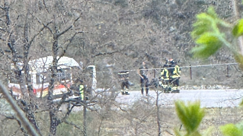 Cade dalla moto e muore: l'incidente sul vecchio tracciato della Perugia-Ancona, lutto a Gualdo Tadino