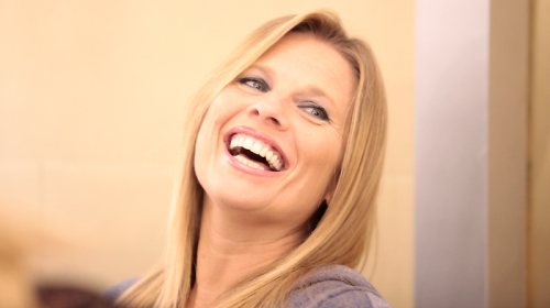 Laura Freddi, chi &egrave;: l'amore con Paolo Bonolis, la lite con Sonia Bruganelli e il matrimonio con il compagno Leonardo