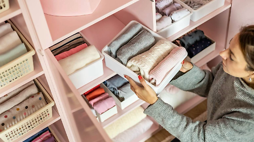 Cambio armadio 2026: decluttering e capsule wardrobe per uno stile perfetto (guida completa)
