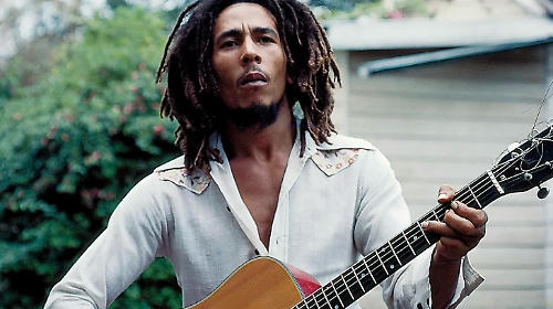 L'11 maggio 1981 moriva Bob Marley: oggi avrebbe 81 anni e canterebbe contro nel guerre