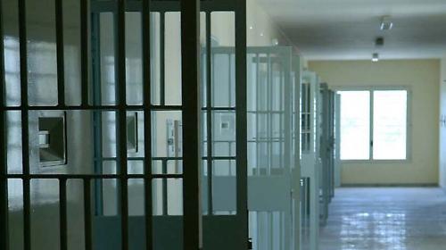 Maltrattava la madre anziana con cui conviveva: in carcere un 45enne