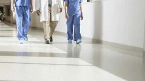 Infermiera di una Rsa molestata dal collega al lavoro