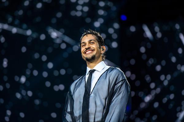 Mahmood lascia l'Italia: "Me ne vado in Spagna. Mi sentivo come una tigre  bianca in uno zoo" - Corriere dell'Umbria