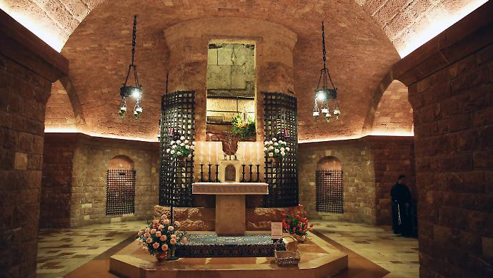 Basilica blindata per l'ostensione di San Francesco, oltre 500 mila arrivi: "Ingresso solo su prenotazione"