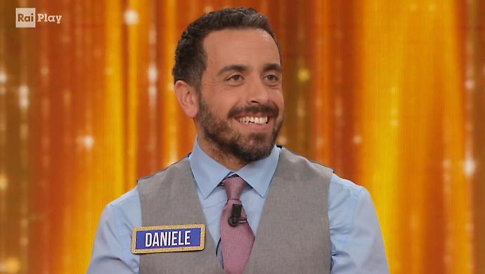 Il folignate Daniele Alesini torna a L'Eredit&agrave;, chi &egrave; il "dottore" dei record: dalla maxi vincita a quando lasci&ograve; lo show. Come ha investito i soldi