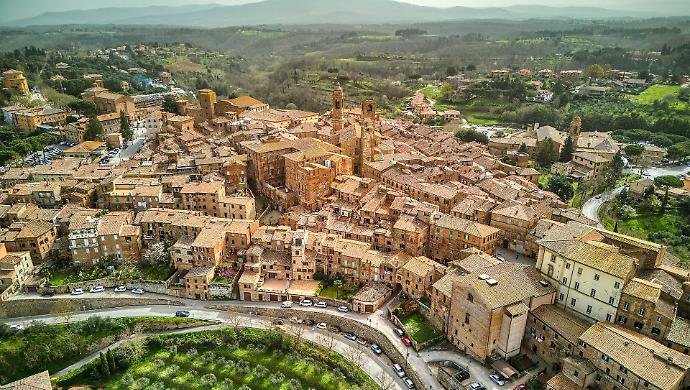 Quali vip hanno casa in Umbria? Le celebrit&agrave; italiane e internazionali che hanno scelto il cuore verde dell'Italia