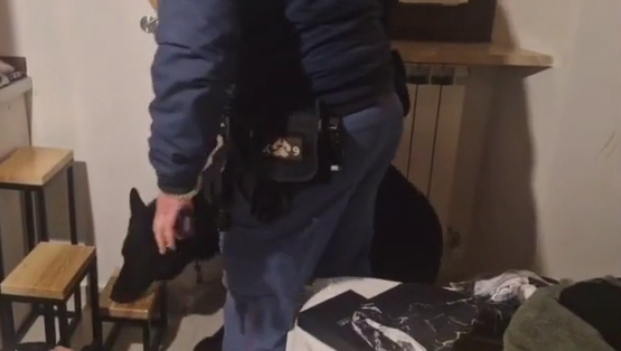 Traffico di droga no-stop nel centro di Foligno: spacciavano cocaina e hashish fino a 70 volte al giorno. In carcere 6 persone