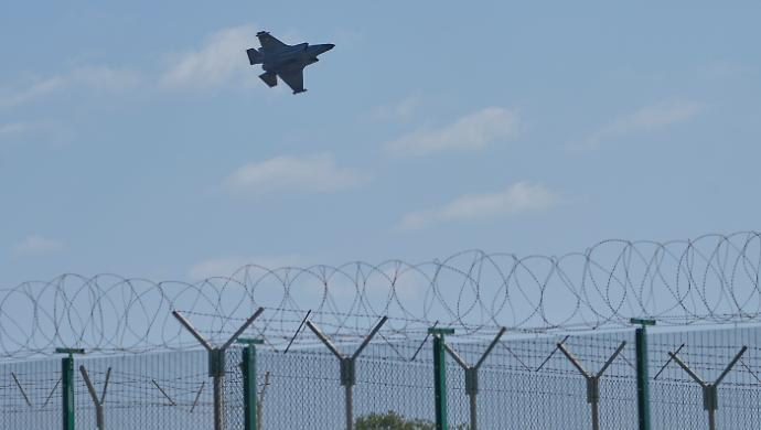 Iran, attacchi a Cipro contro la base Raf di Akrotiri: droni intercettati, evacuato l'aeroporto di Paphos