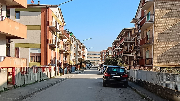 Banda di ladri colpisce pi&ugrave; abitazioni: il cane abbaia e mette in fuga i malviventi