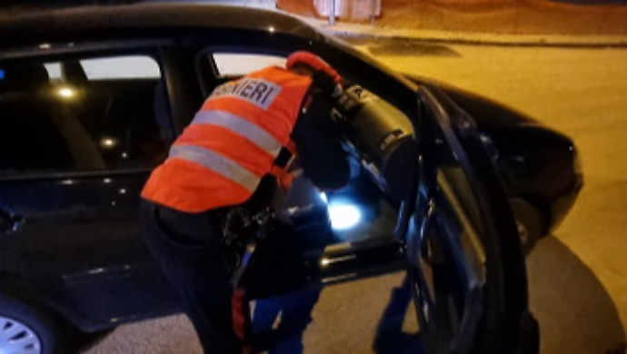 Accelera all'alt dei carabinieri, in auto aveva cocaina e contanti: scatta l'inseguimento a Ponte San Giovanni. Arrestato 21enne