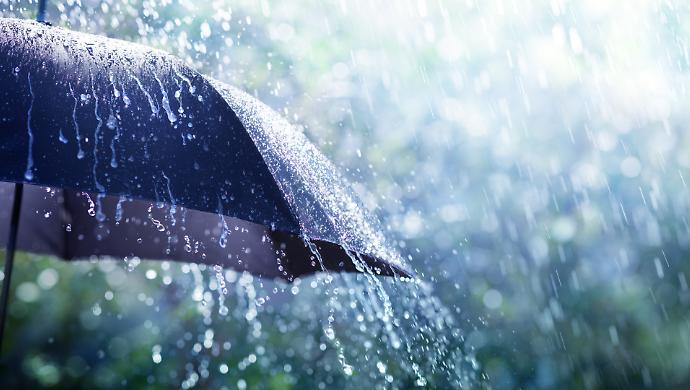 Primavera in ritardo, colpo di coda dell'inverno: neve in collina, grandinate e venti oltre 100 km/h