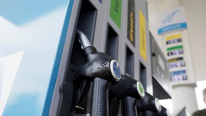 Caro carburanti, taglio delle accise prorogato fino al 1&deg; maggio. Unc: "Misura inadeguata per il gasolio"
