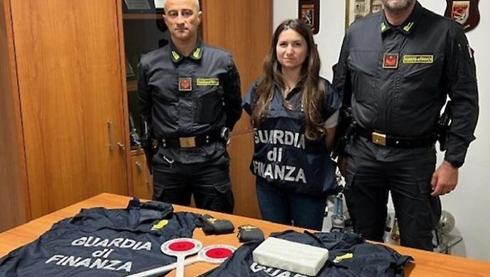 Terni, nel Suv 2 chili di droga purissima nascosta in una scatola di scarpe: valore di oltre 300 mila euro