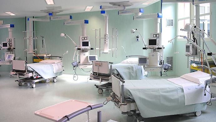 Foligno, ciclista colto da arresto cardiaco in strada: salvato da un'infermiera del San Giovanni Battista