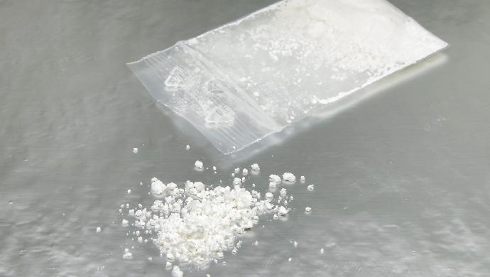 Guida a zig zag in centro: aveva cocaina e oltre 1.000 euro in contanti. Arrestata