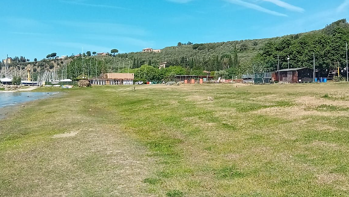 Che fine ha fatto l'ex Sualzo Beach a Passignano sul Trasimeno? Il centrodestra: "La sua chiusura &egrave; un danno". Il sindaco: "Il nuovo gestore vuole aprire a fine maggio"