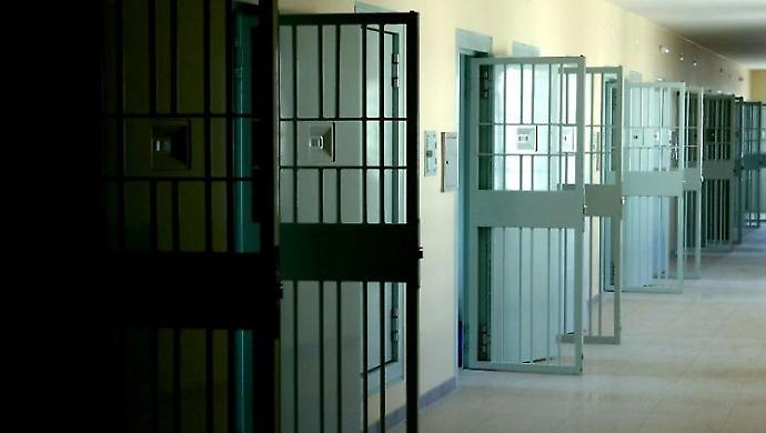Il molestatore resta in cella: il gip convalida il fermo per il 30enne