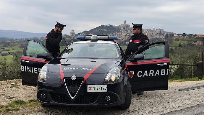 Todi, muore travolta dalla betoniera durante i lavori per realizzare una piscina
