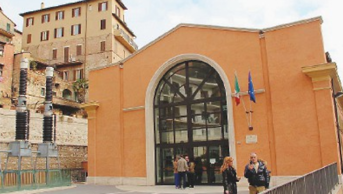 Muore in moto a 18 anni: automobilista a giudizio per omicidio stradale