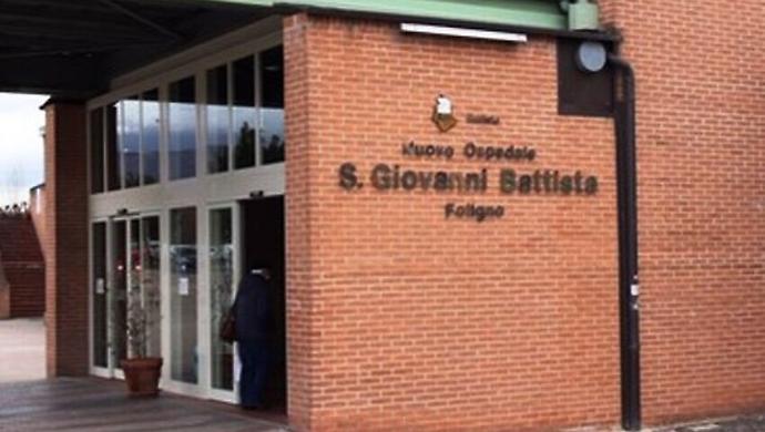 Ciclista investita da furgone: dichiarata la morte cerebrale