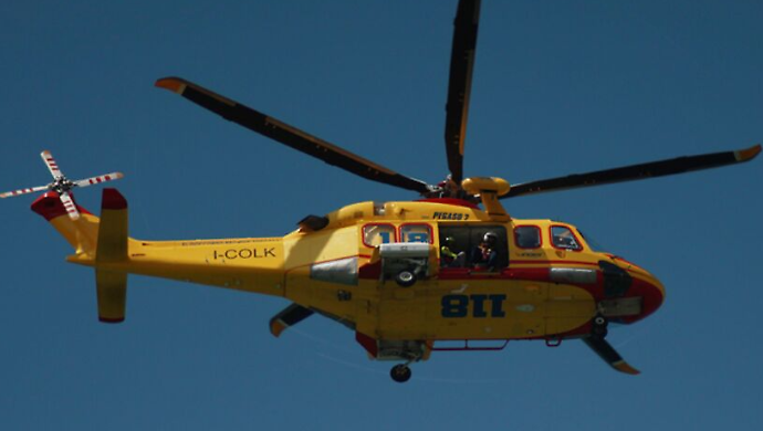 Morto il 46enne travolto da un auto sul raccordo a Torricella: indagini in corso