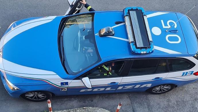 Terni, nella cantina di via Curio Dentato ammassata refurtiva. La Polizia scopre deposito con oggetti collegati a denunce di furto