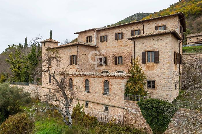 9 Palazzo in vendita a Gubbio